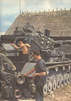 Замена двигателя на танке PzKpfw IV D.  Россия, Весна 1943 г.